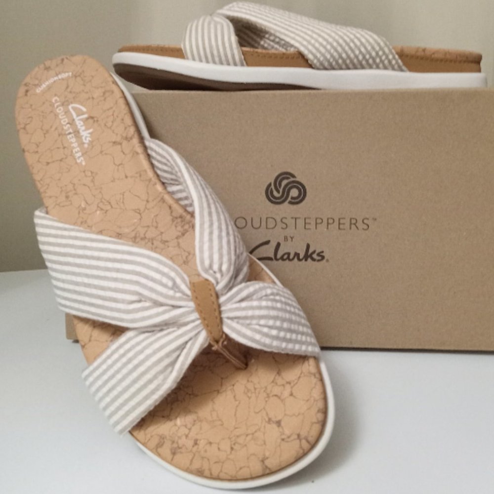 New Clarks Sandals Size 9